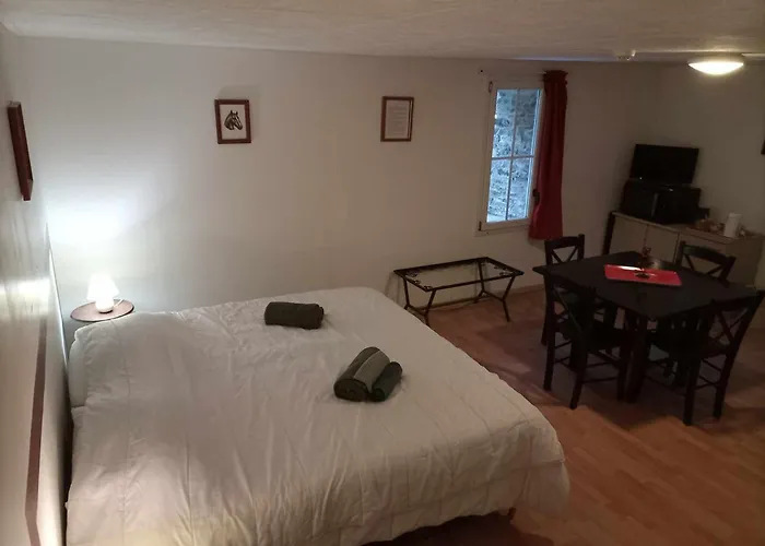 Farm stay La Baronnerie Saint-Marc-d'Ouilly